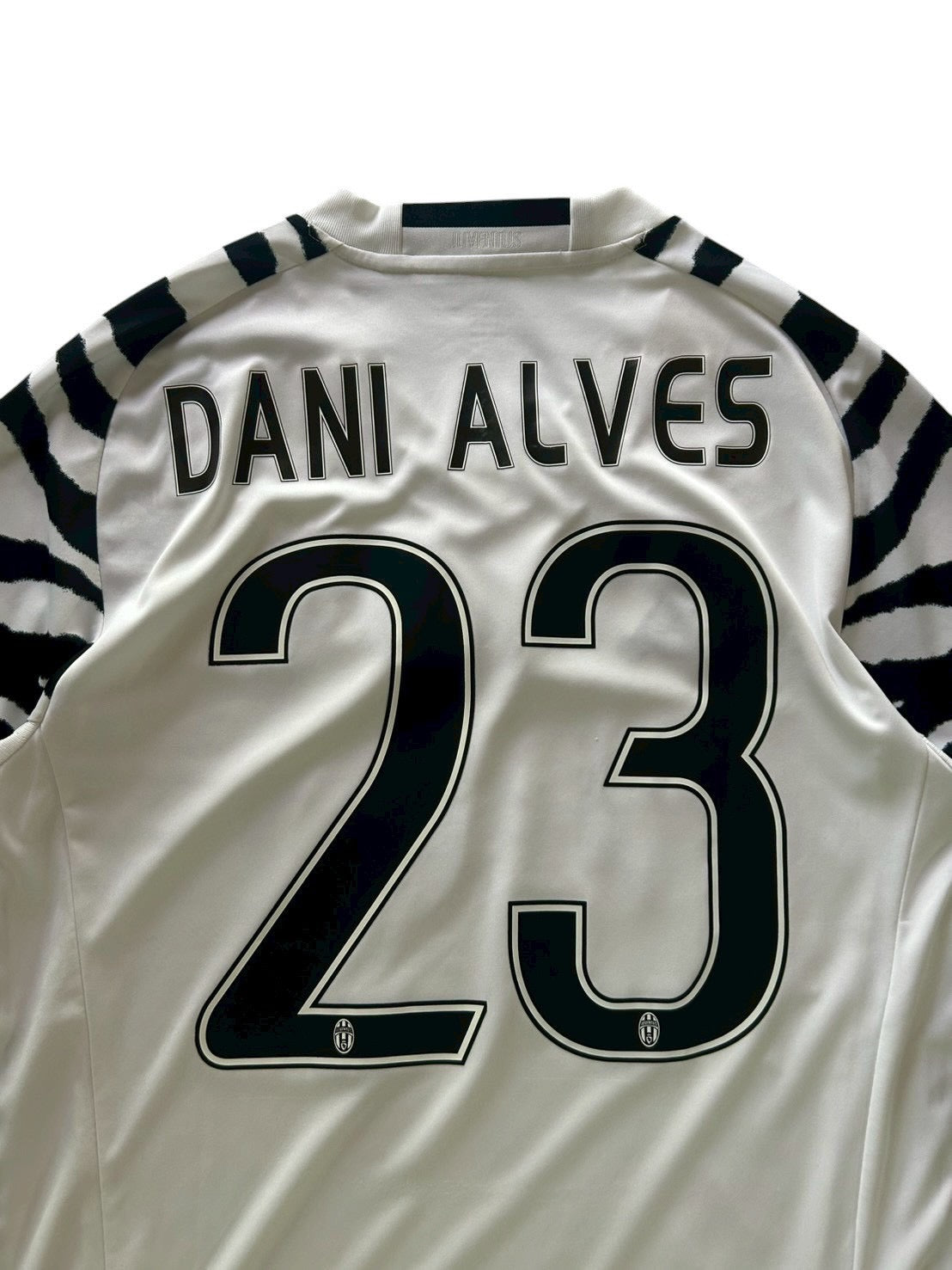 16/17 Adidas Juventus Home No.23 Dani Alves