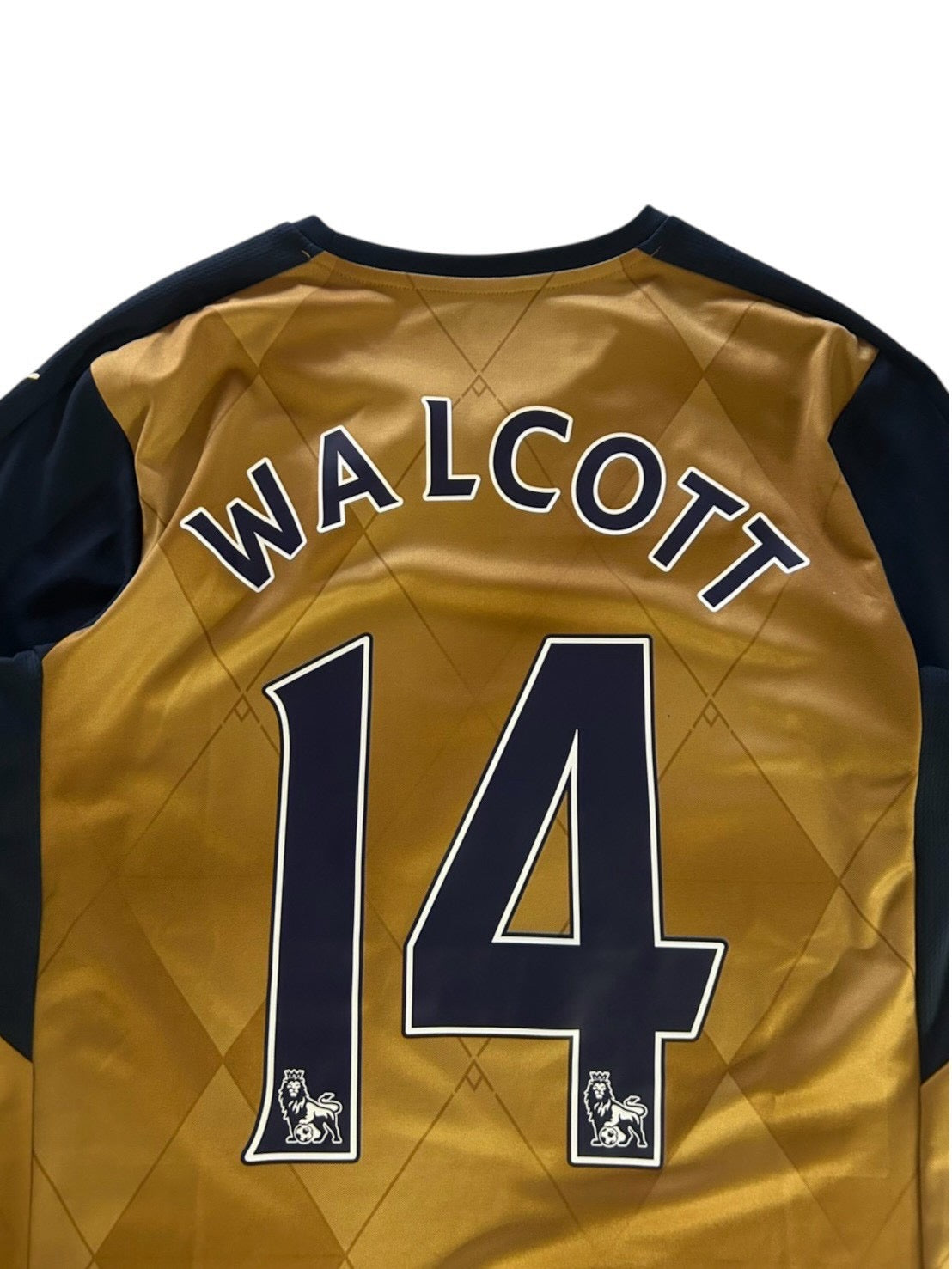 15/16 Puma Arsenal Away Walcott